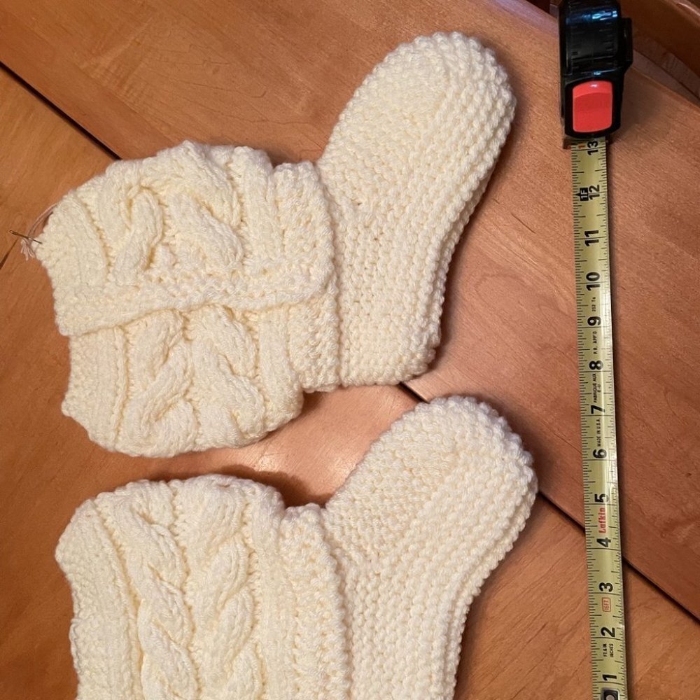 ALMA Sz M Knitwear Knitted in Latvia Cozy Socks Slippers Reading Socks